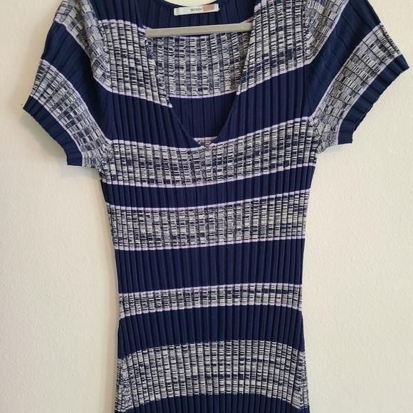 Becken Navy and Gray Striped Knit Dress. Size M - Picture 3 of 6